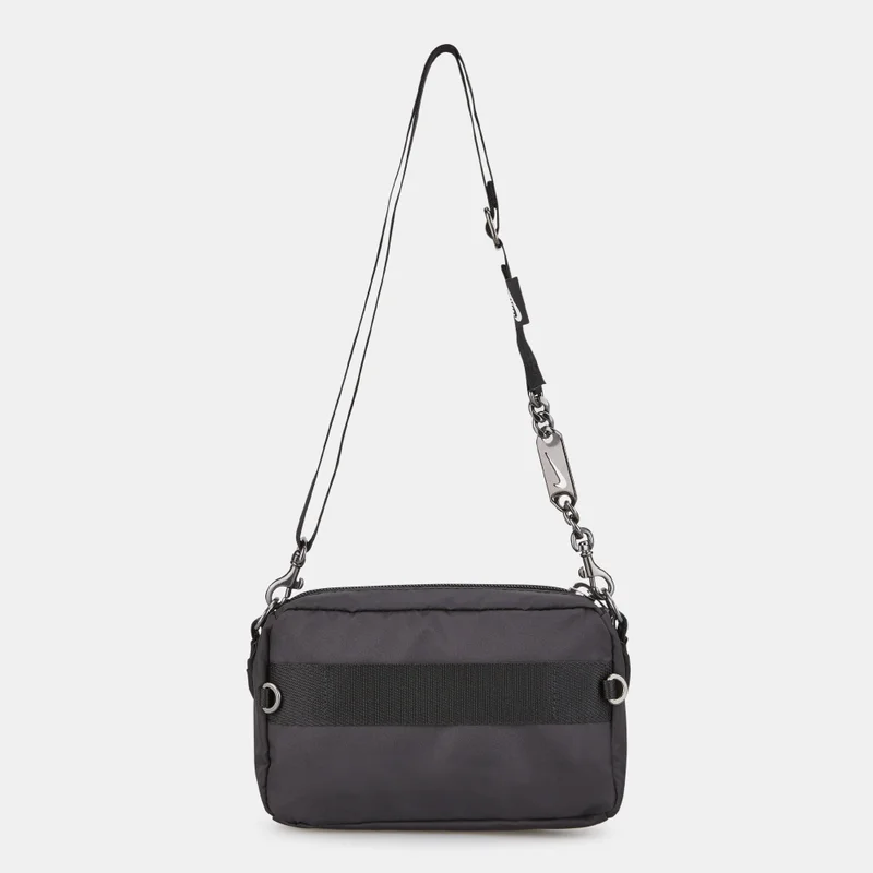 نايكي حقيبة كروس بودي فيوتشر لوكس رياضية نسائية